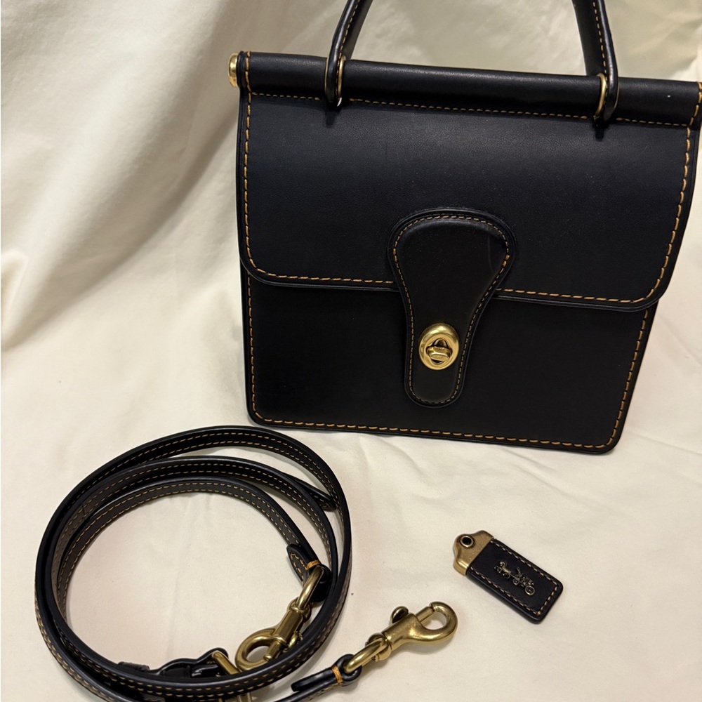 COACH - Mini Willis in Black Leather with Gold Hardware